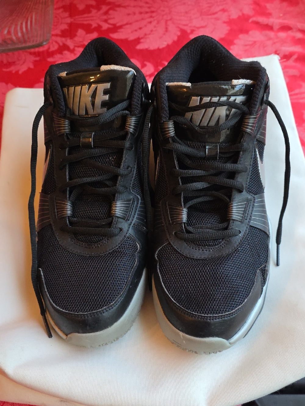 Nike Men's Black and Gray Low-Top Sneakers